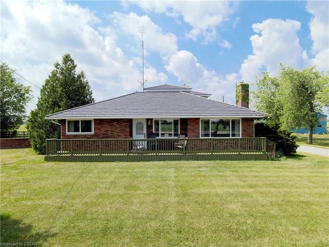6549 Eighth Line, House detached with 5 bedrooms, 3 bathrooms and 12 parking in Chatham Kent ON | Image 2