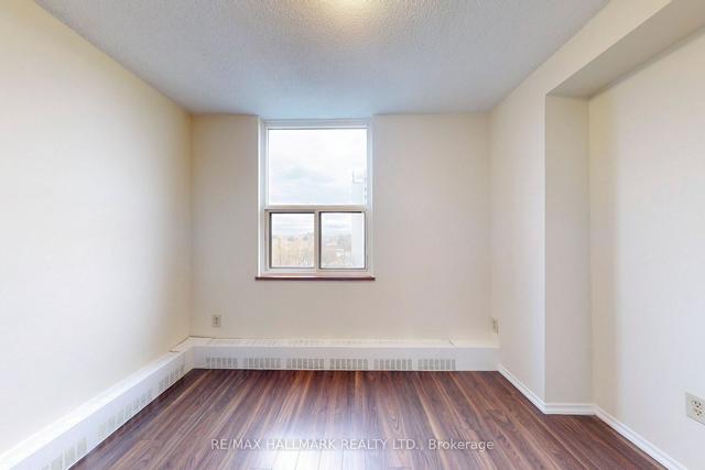 707 - 90 Ling Rd, Condo with 3 bedrooms, 2 bathrooms and 1 parking in Toronto ON | Image 11
