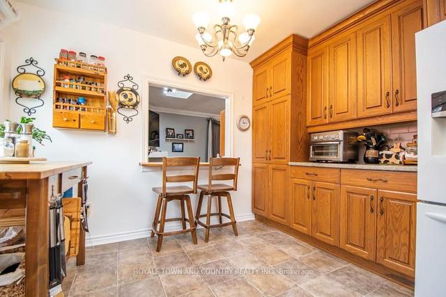 20 Rutherford Rd, House detached with 2 bedrooms, 2 bathrooms and 23 parking in Kawartha Lakes ON | Image 2