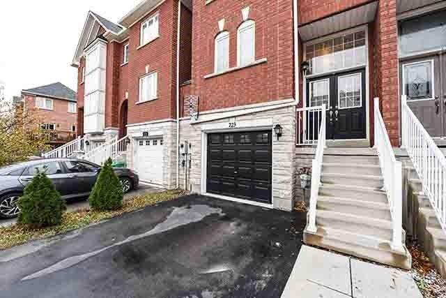 723 Horning St, House attached with 3 bedrooms, 4 bathrooms and 2 parking in Mississauga ON | Image 1