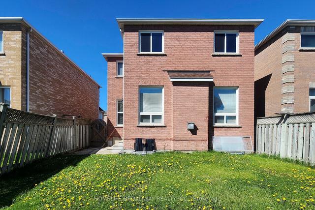63 Scoville Sq, House detached with 4 bedrooms, 5 bathrooms and 6 parking in Toronto ON | Image 28