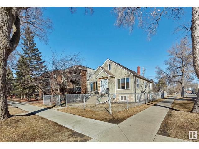 10504 78 Av Nw, House detached with 5 bedrooms, 2 bathrooms and null parking in Edmonton AB | Image 2