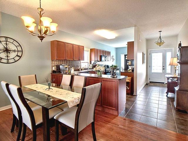 80 Hinkley Tr, House detached with 2 bedrooms, 3 bathrooms and 3 parking in Clarington ON | Image 3