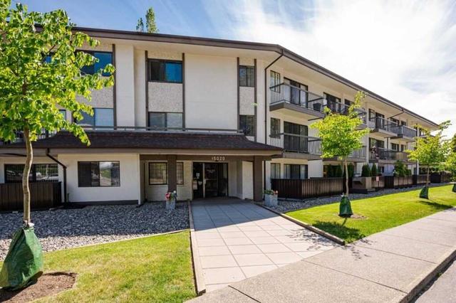 102 - 15020 North Bluff Rd, Condo with 1 bedrooms, 1 bathrooms and 1 parking in White Rock BC | Image 16