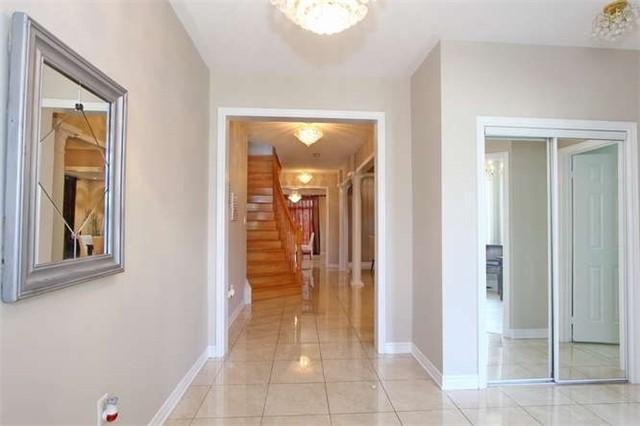 365 Queen Mary Dr, House detached with 5 bedrooms, 6 bathrooms and 4 parking in Brampton ON | Image 2