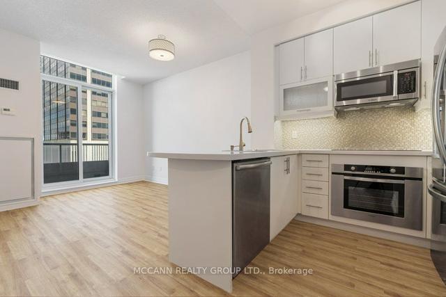 2703 - 35 Balmuto St, Condo with 1 bedrooms, 1 bathrooms and 1 parking in Toronto ON | Image 17