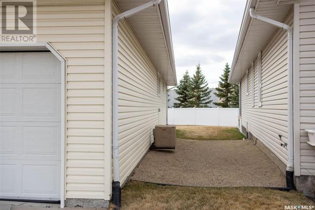 3768 Queens Gate, House detached with 2 bedrooms, 2 bathrooms and null parking in Regina SK | Image 30