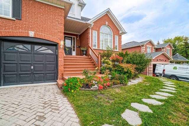 704 Sandcastle Crt, House detached with 5 bedrooms, 4 bathrooms and 6 parking in Pickering ON | Image 11