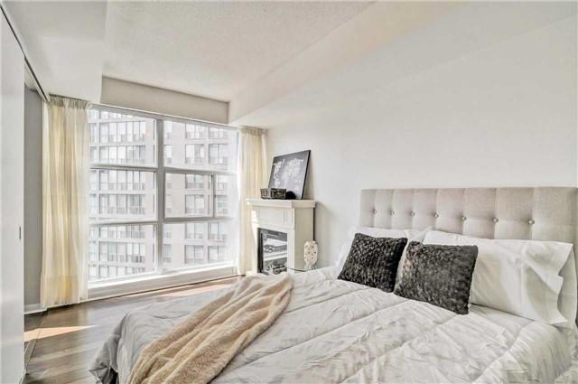 1003 - 11 St Joseph St, Condo with 1 bedrooms, 1 bathrooms and 1 parking in Toronto ON | Image 8