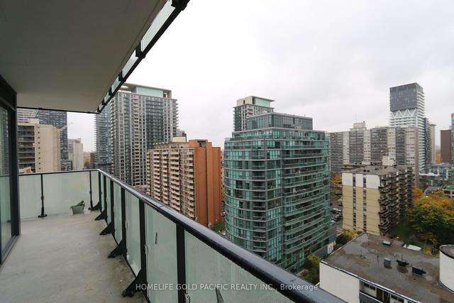 1203 - 161 Roehampton Ave, Condo with 1 bedrooms, 1 bathrooms and 0 parking in Toronto ON | Image 4
