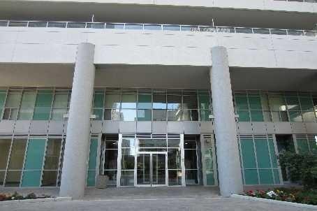 1006 - 60 Town Centre Crt, Condo with 1 bedrooms, 1 bathrooms and 1 parking in Toronto ON | Image 2