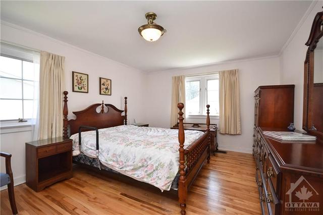 203 Chandler Avenue, House detached with 3 bedrooms, 2 bathrooms and 3 parking in Ottawa ON | Image 14