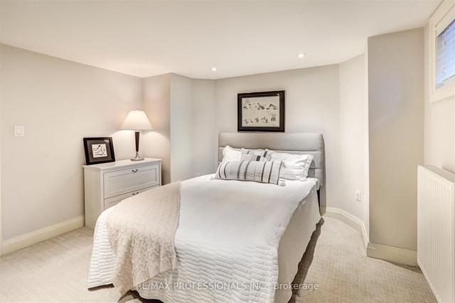 22 The Kingsway, House detached with 4 bedrooms, 6 bathrooms and 7 parking in Toronto ON | Image 25