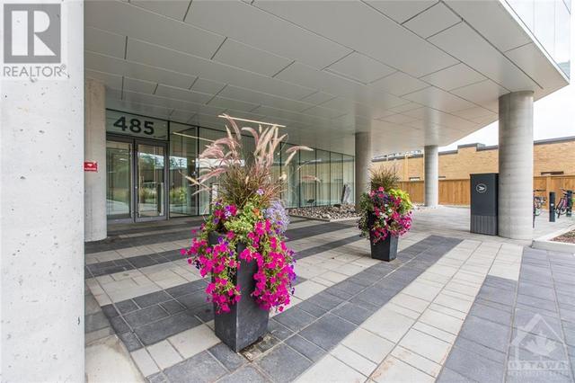 905 - 485 Richmond Road, Condo with 2 bedrooms, 2 bathrooms and 1 parking in Ottawa ON | Image 3