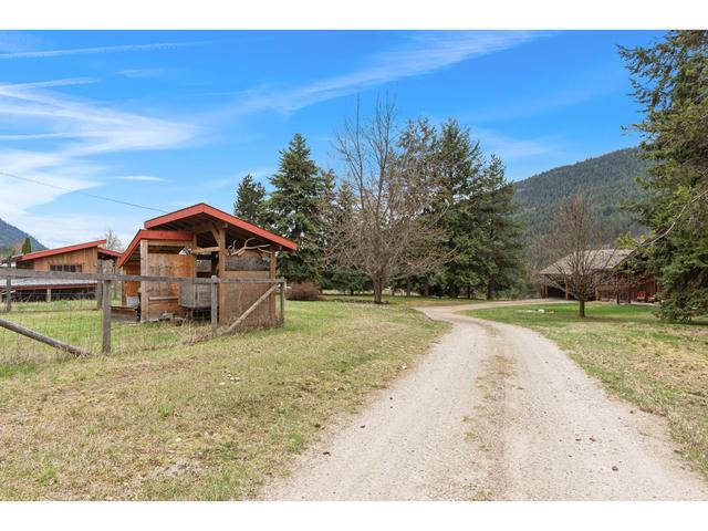1960 Pass Creek Road, House detached with 3 bedrooms, 3 bathrooms and null parking in Central Kootenay I BC | Image 57