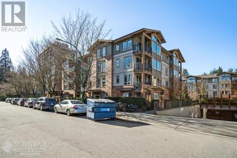 209 - 2601 Whiteley Court, Condo with 2 bedrooms, 2 bathrooms and 2 parking in North Vancouver BC | Card Image