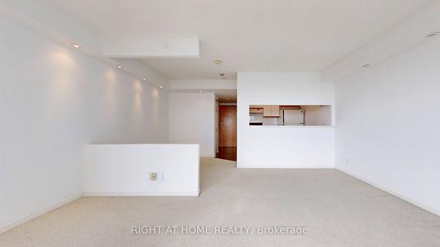 2205 - 99 Harbour Sq, Condo with 0 bedrooms, 1 bathrooms and 1 parking in Toronto ON | Image 26
