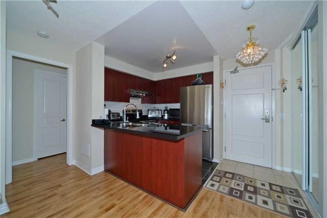 809 - 330 Red Maple Rd, Condo with 2 bedrooms, 2 bathrooms and 1 parking in Richmond Hill ON | Image 4