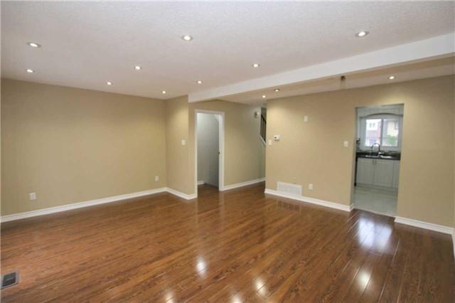 79 - 93 Hansen Rd N, Townhouse with 3 bedrooms, 2 bathrooms and 1 parking in Brampton ON | Image 6