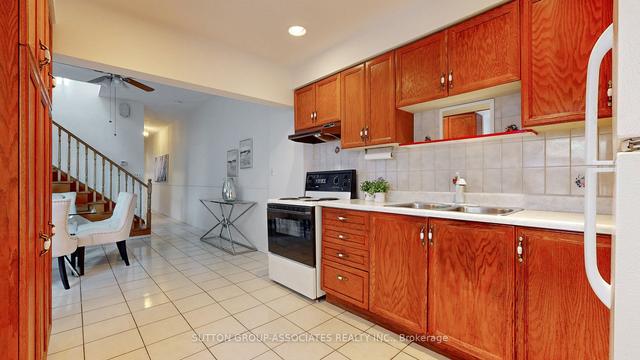 616 Delaware Ave N, House detached with 3 bedrooms, 2 bathrooms and 5 parking in Toronto ON | Image 5