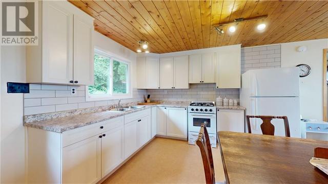 502 Dial Road, Home with 3 bedrooms, 1 bathrooms and null parking in Central Manitoulin ON | Image 13