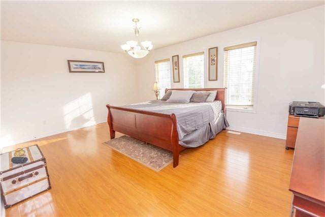 133 Baycliffe Dr, House detached with 4 bedrooms, 3 bathrooms and 2 parking in Whitby ON | Image 9