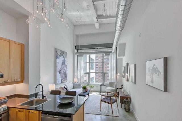 501 - 135 Dalhousie St, Condo with 2 bedrooms, 1 bathrooms and 2 parking in Toronto ON | Image 5