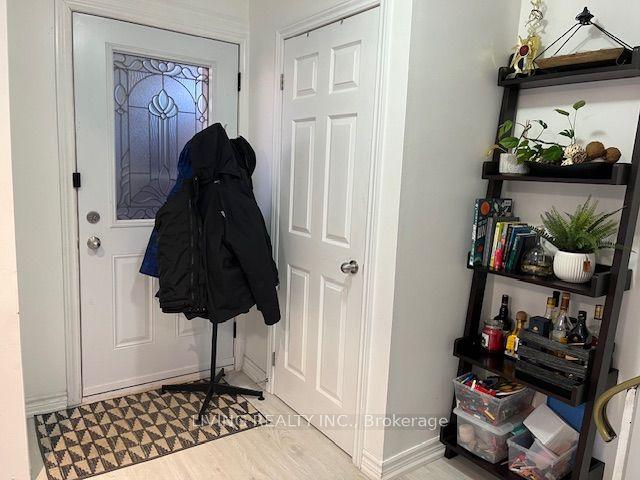 14 - 1021 Midland Ave, Townhouse with 3 bedrooms, 3 bathrooms and 1 parking in Toronto ON | Image 2