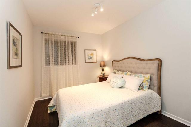 12 - 86 Castlebury Cres, Townhouse with 4 bedrooms, 3 bathrooms and 2 parking in Toronto ON | Image 10