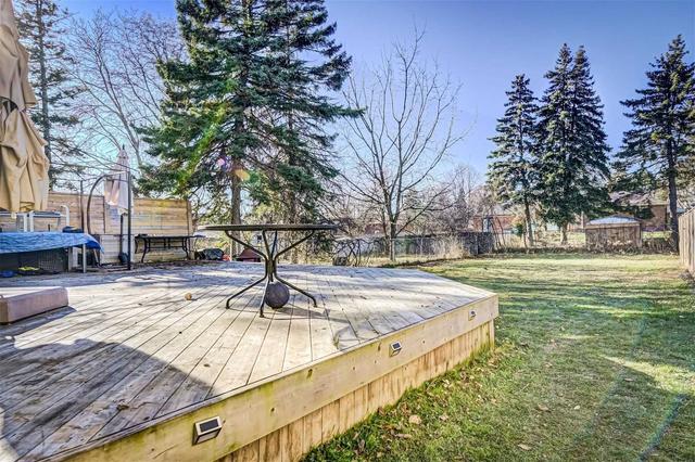 104 Haileybury Dr, House detached with 3 bedrooms, 1 bathrooms and 3 parking in Toronto ON | Image 19