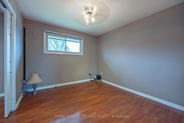 1379 Kostis Ave, House detached with 3 bedrooms, 1 bathrooms and 14 parking in London ON | Image 8