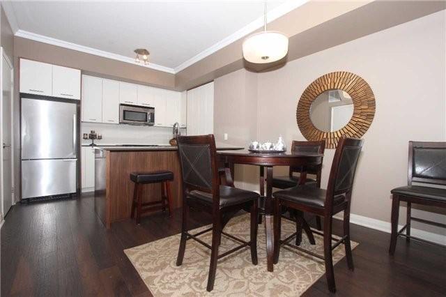 th-42 - 23 Valhalla Inn Rd S, Townhouse with 3 bedrooms, 3 bathrooms and 1 parking in Toronto ON | Image 3