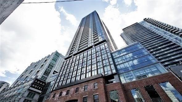 2005 - 88 Blue Jays Way, Condo with 2 bedrooms, 2 bathrooms and 1 parking in Toronto ON | Image 1