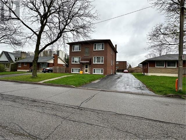 unit2 - 9 Masterson Drive, Condo with 1 bedrooms, 1 bathrooms and 1 parking in St. Catharines ON | Image 2