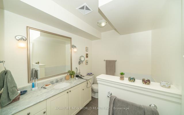 363b Roehampton Ave, Townhouse with 3 bedrooms, 3 bathrooms and 1 parking in Toronto ON | Image 16