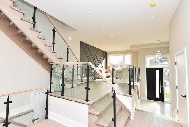 105b Pitt Ave, House detached with 4 bedrooms, 5 bathrooms and 3 parking in Toronto ON | Image 16