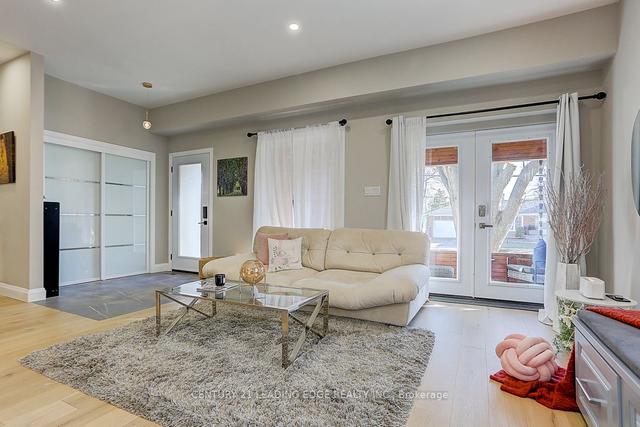 42 Karen Rd, House detached with 5 bedrooms, 4 bathrooms and 5 parking in Toronto ON | Image 36