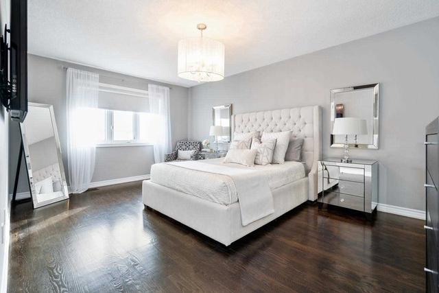 28 Drexel Rd, House detached with 4 bedrooms, 4 bathrooms and 6 parking in Brampton ON | Image 10