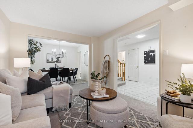 1402 Sandhurst Cres, House detached with 4 bedrooms, 3 bathrooms and 4 parking in Pickering ON | Image 25