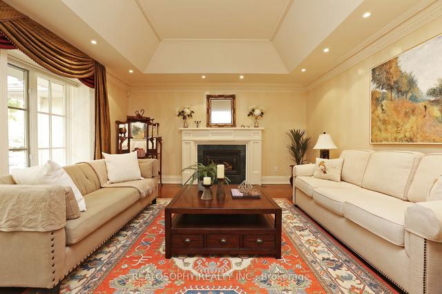 7 Purling Pl, House detached with 3 bedrooms, 5 bathrooms and 6 parking in Toronto ON | Image 1