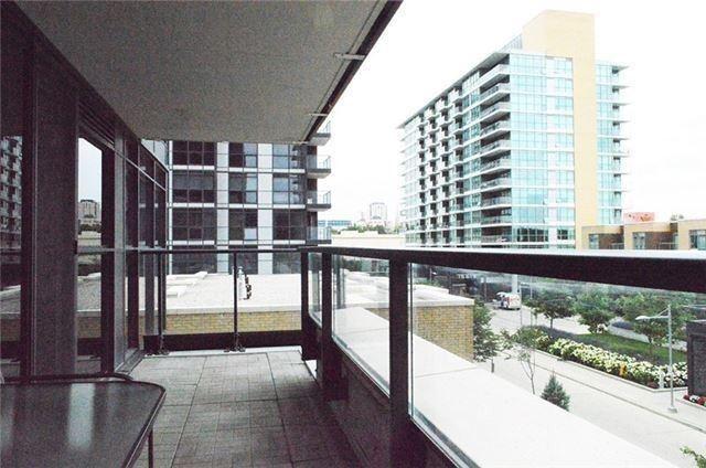 305 - 29 Singer Crt, Condo with 2 bedrooms, 2 bathrooms and 1 parking in Toronto ON | Image 3