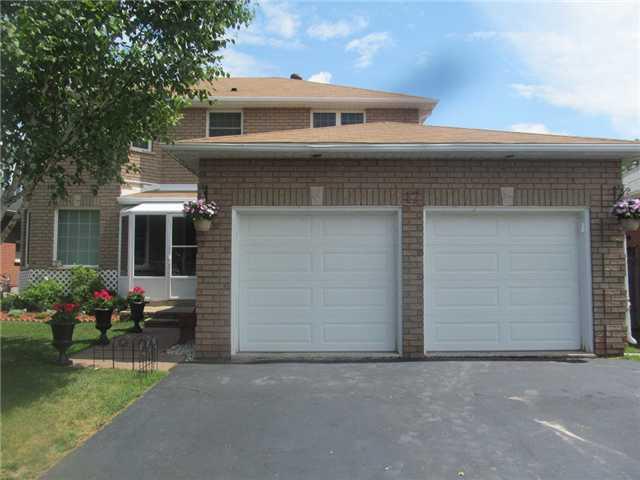 17 Neelands St, House detached with 4 bedrooms, 4 bathrooms and null parking in Barrie ON | Image 1