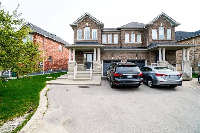 197 Andrew Hill Avenue, House semidetached with 3 bedrooms, 2 bathrooms and 4 parking in Vaughan ON | Image 2