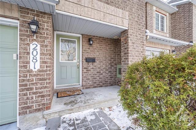 2081 Liska Street, Townhouse with 3 bedrooms, 3 bathrooms and 3 parking in Ottawa ON | Image 2