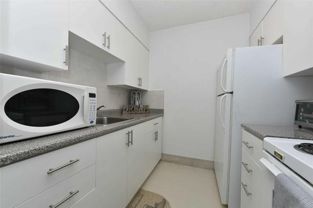 502 - 940 Caledonia Rd, Condo with 3 bedrooms, 1 bathrooms and 1 parking in Toronto ON | Image 14