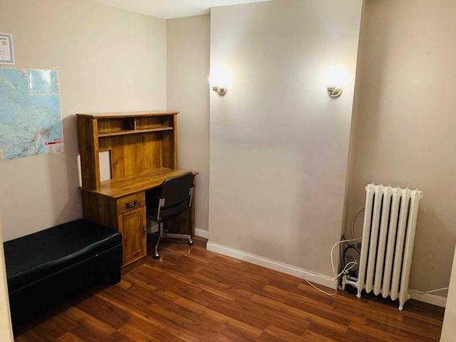 Upper - 3280 Danforth Ave, House attached with 2 bedrooms, 1 bathrooms and 1 parking in Toronto ON | Image 4