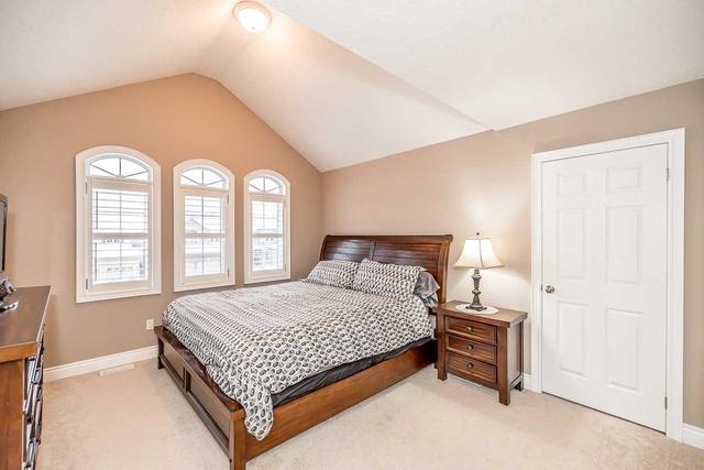 13 Auburn Crt, House detached with 4 bedrooms, 3 bathrooms and 6 parking in Barrie ON | Image 8