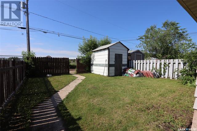 837 7th Street E, House semidetached with 5 bedrooms, 3 bathrooms and null parking in Prince Albert SK | Image 20