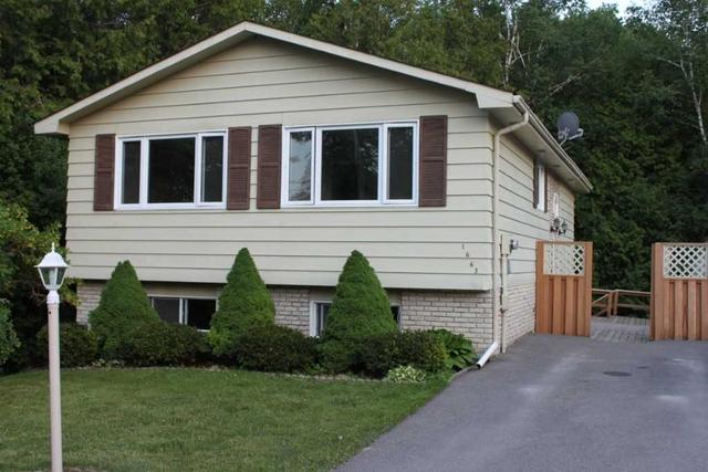 1663 Redwood Dr, House detached with 3 bedrooms, 2 bathrooms and 3 parking in Peterborough ON | Card Image