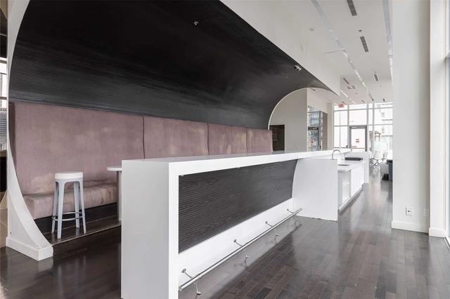 2103 - 126 Simcoe St, Condo with 2 bedrooms, 2 bathrooms and 1 parking in Toronto ON | Image 18